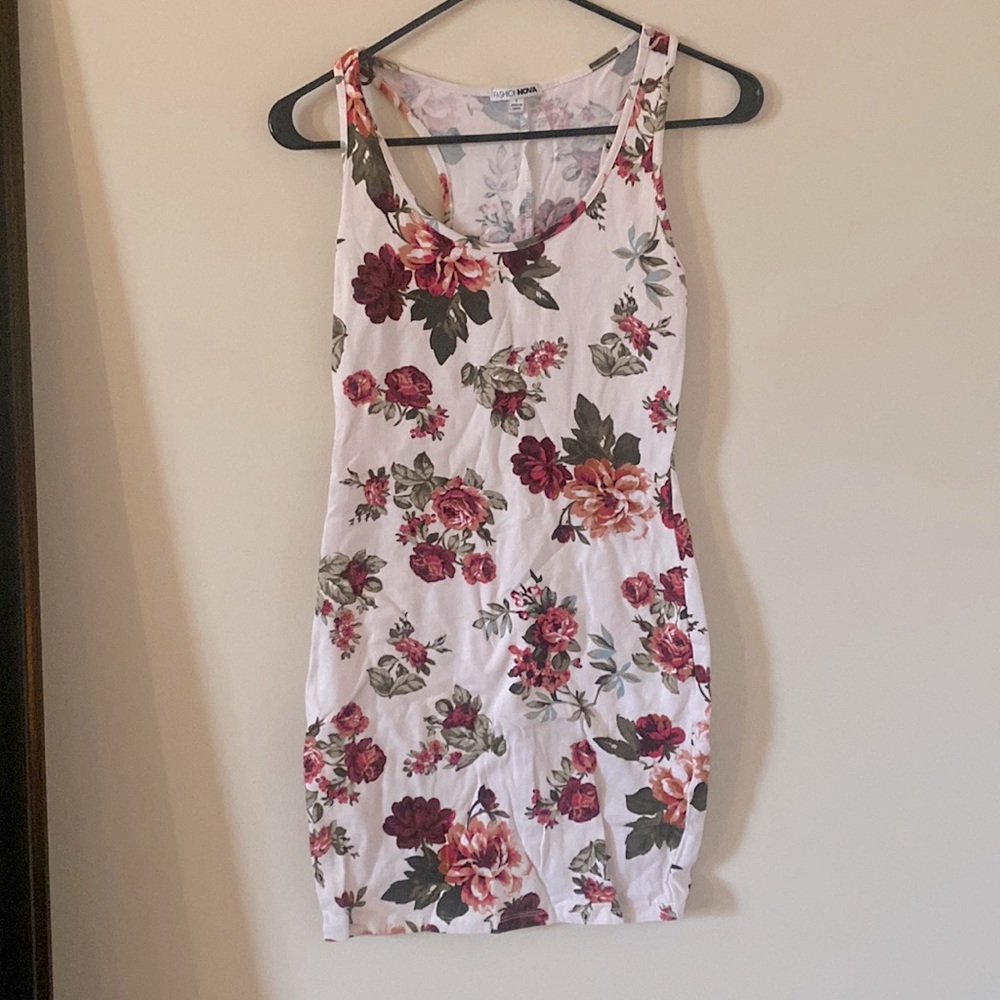 Floral Bodycon Dress Size Small (fashion nova)